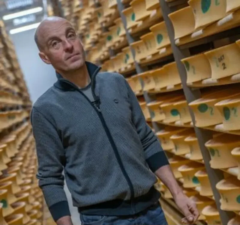 Straw and Glitter: Florent Perrier and the Beaufort Alpine Chalet